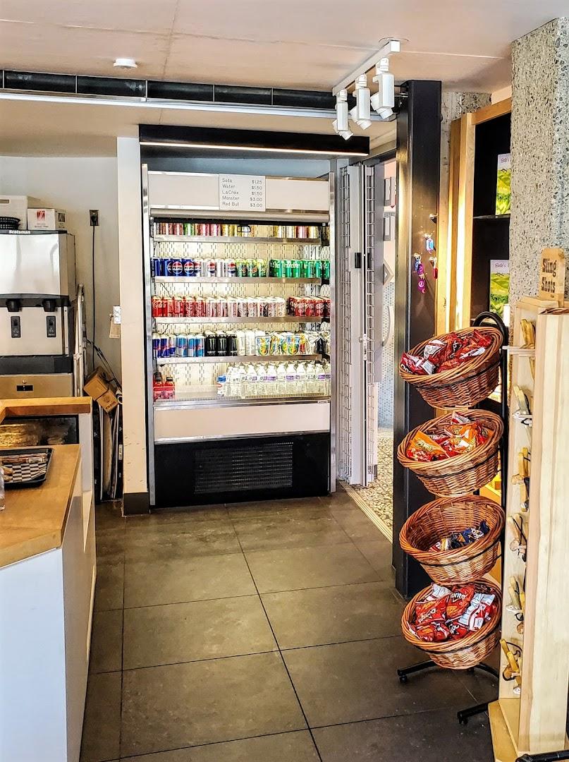 Mama D's Kitchen at Rocky Reach